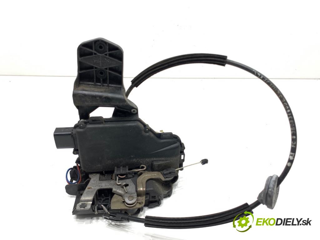 VW PASSAT B5 FL Kombi 2001 96 kW 1.9 TDI 1896 zámok dveře levý přední část 