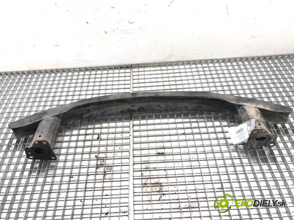 VW PASSAT B5 FL Kombi 2001 96 kW 1.9 TDI 1896 výztuha nárazníka přední část  (Výztuhy přední)