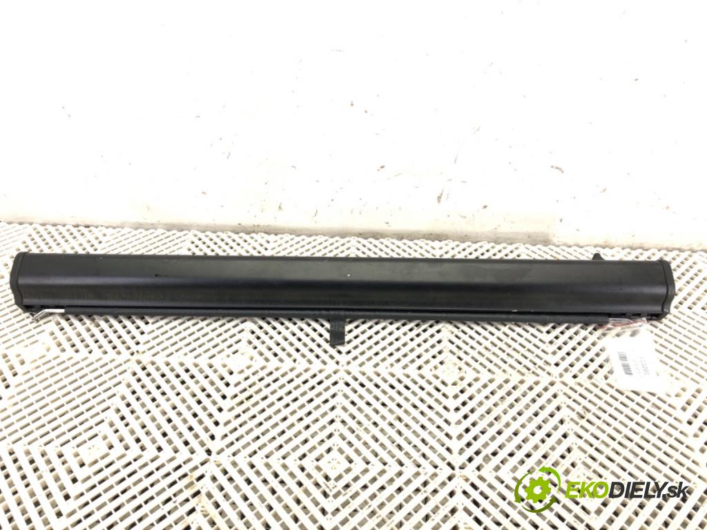 VW PASSAT B5 FL Kombi 2001 96 kW 1.9 TDI 1896 Roleta sieťka  (Interiér ostatné)