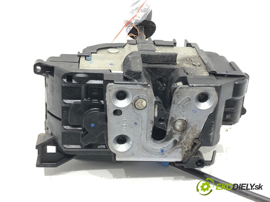 RENAULT LAGUNA III Kombi 2010 110 kW 2.0 dCi (KT01, KT08, KT09, KT0K, KT12, KT1D, KT1W) 1995 zámok dveře pravý přední část 805000004R