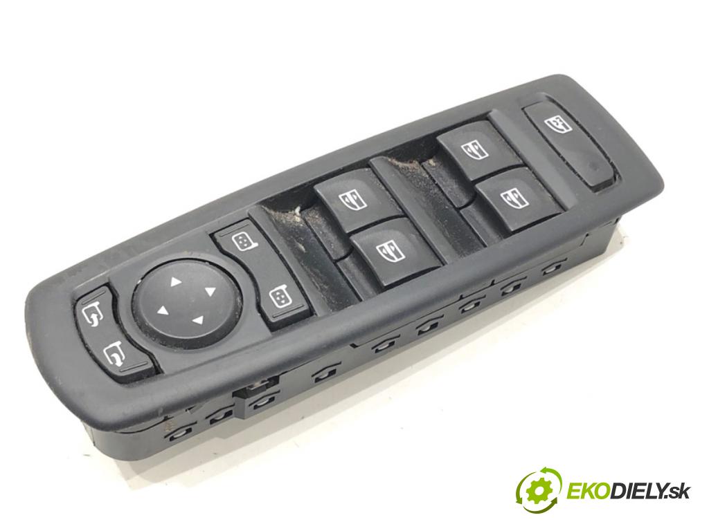 RENAULT LAGUNA III Kombi 2010 110 kW 2.0 dCi (KT01, KT08, KT09, KT0K, KT12, KT1D, KT1W) 1995 Prepínač okien 809610006R (Prepínacie páčky pod volantom)