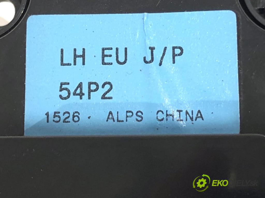 SUZUKI VITARA SUV 2016 88 kW 1.6 (APK 416) 1586 Prepínač okien  (Prepínacie páčky pod volantom)