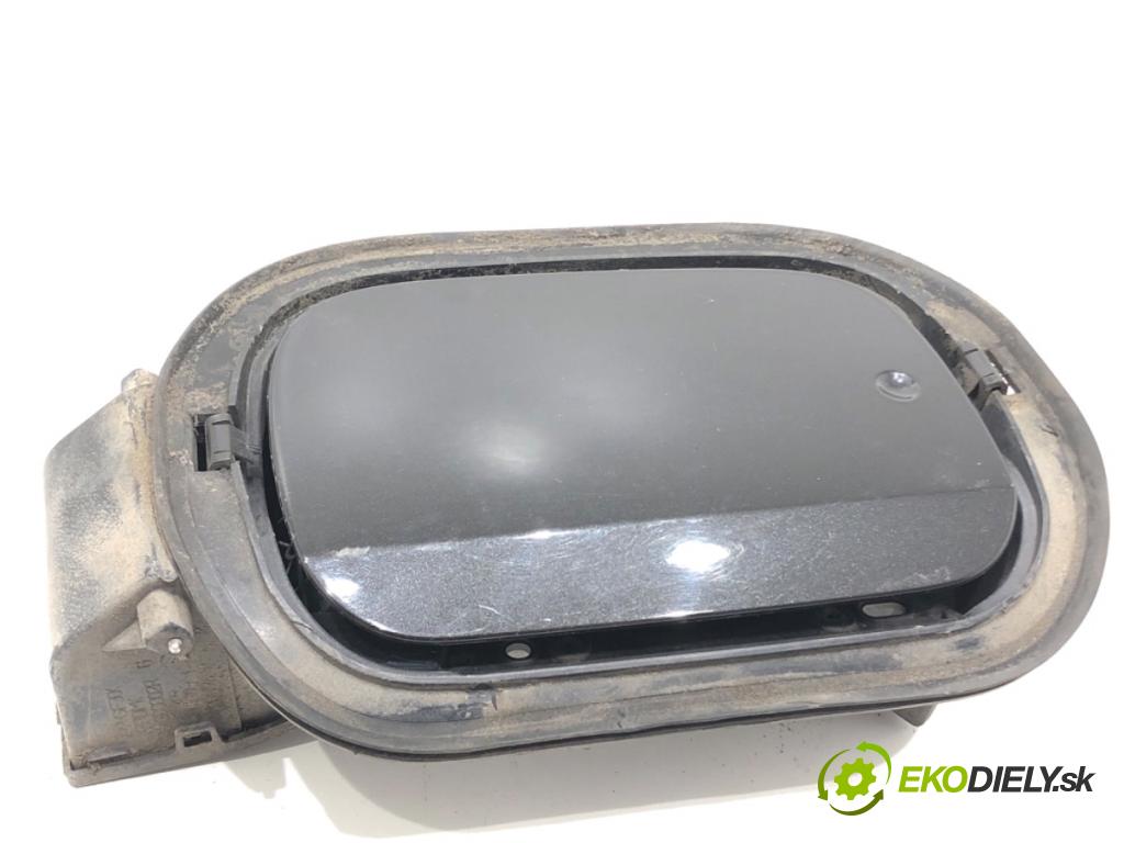 RENAULT LAGUNA III Kombi 2010 110 kW 2.0 dCi (KT01, KT08, KT09, KT0K, KT12, KT1D, KT1W) 1995 Dvierka nádrže paliva  (Kľučka dverí ostatné)