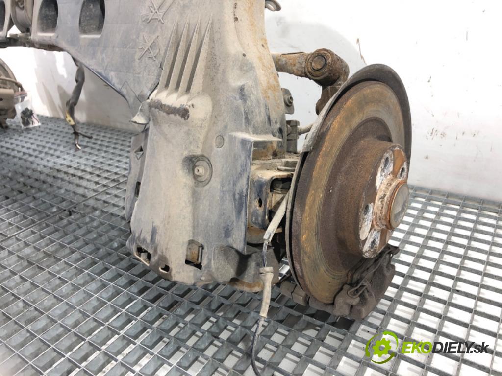 RENAULT LAGUNA III Kombi 2010 110 kW 2.0 dCi (KT01, KT08, KT09, KT0K, KT12, KT1D, KT1W) 1995 výztuha zadní část ohebná 521530001R