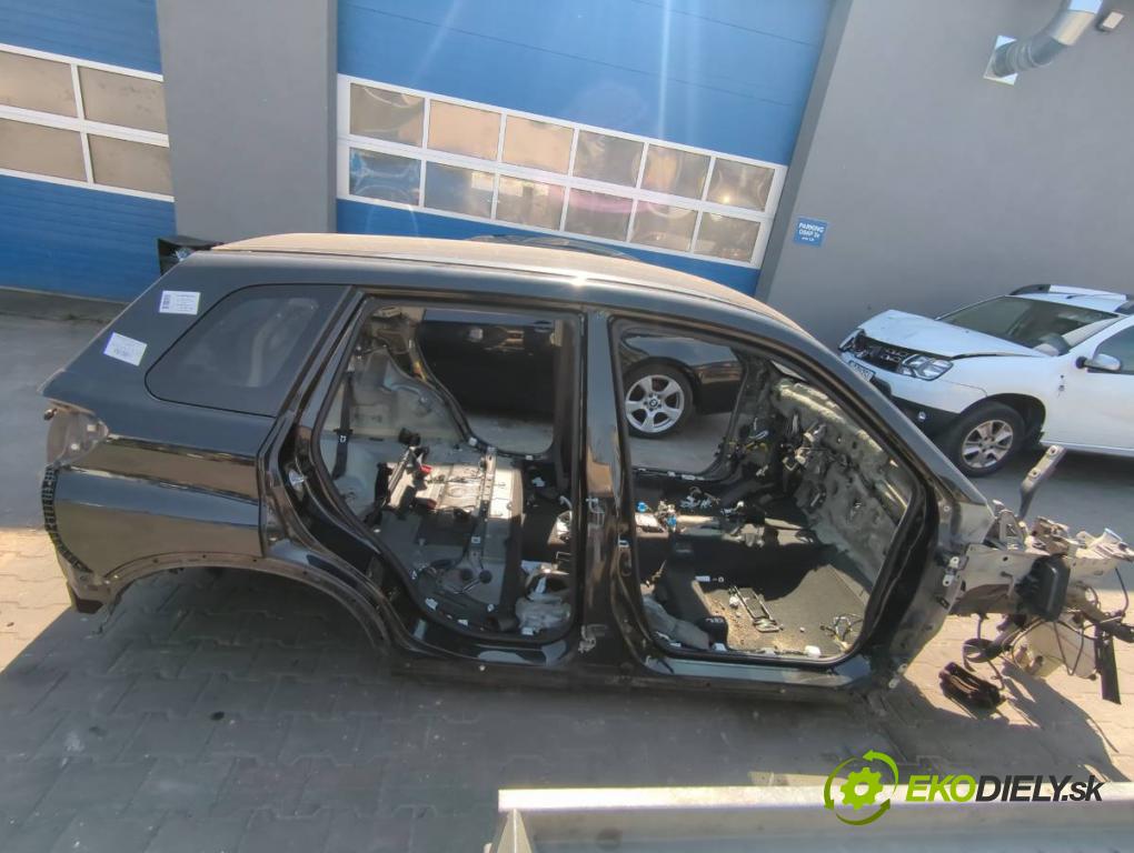 SUZUKI VITARA SUV 2016 88 kW 1.6 (APK 416) 1586 KAROSERIA ČTVRŤÁK blatník zadní část levý pravý práh střecha PODŁUŻNICA levý pravý