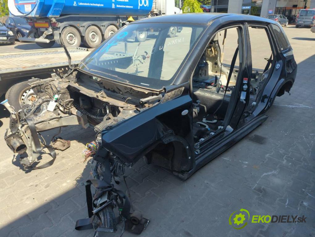 SUZUKI VITARA SUV 2016 88 kW 1.6 (APK 416) 1586 KAROSERIA ČTVRŤÁK blatník zadní část levý pravý práh střecha PODŁUŻNICA levý pravý
