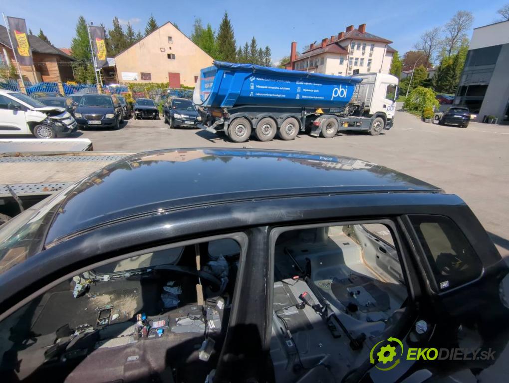 SUZUKI VITARA SUV 2016 88 kW 1.6 (APK 416) 1586 KAROSERIA ČTVRŤÁK blatník zadní část levý pravý práh střecha PODŁUŻNICA levý pravý