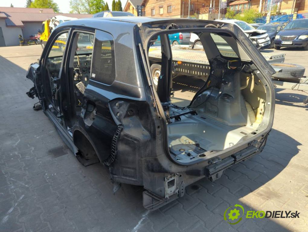 SUZUKI VITARA SUV 2016 88 kW 1.6 (APK 416) 1586 KAROSERIA ČTVRŤÁK blatník zadní část levý pravý práh střecha PODŁUŻNICA levý pravý