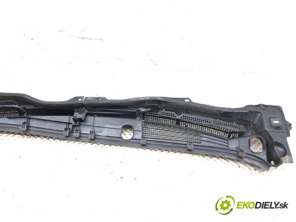 MAZDA 6 GH Kombi 2009 88 kW 1.8 MZR 1798 Torpédo, plast pod čelné okno  (Torpédo (plast pod čelným sklom))
