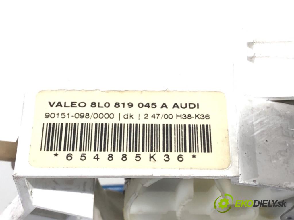 SEAT TOLEDO II sedan 2001 55 kW 1.4 16V 1390 Panel ovládania kúrenia 8L0819045A (Prepínacie páčky pod volantom)