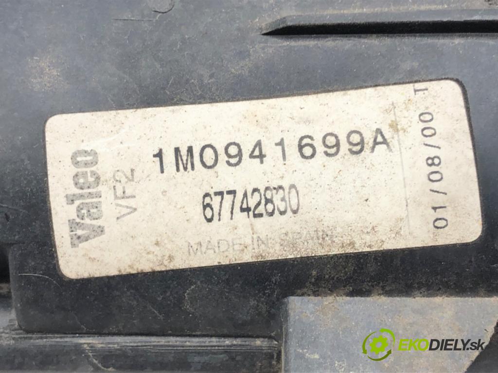 SEAT TOLEDO II sedan 2001 55 kW 1.4 16V 1390 hmlové svetlo, hmlovka levý přední část 1M0941699A