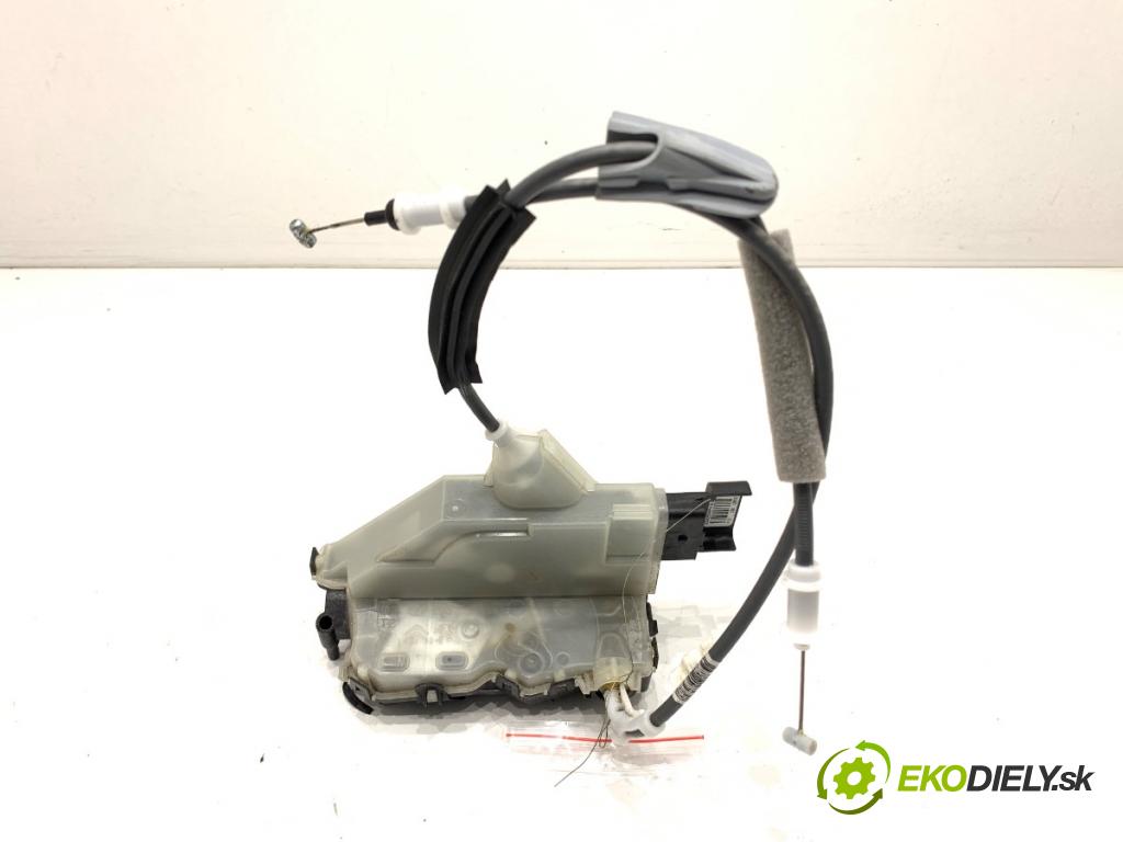 OPEL CORSA F liftback 2020 55 kW 1.2 (68) 1199 zámok dveře pravý přední část 292847