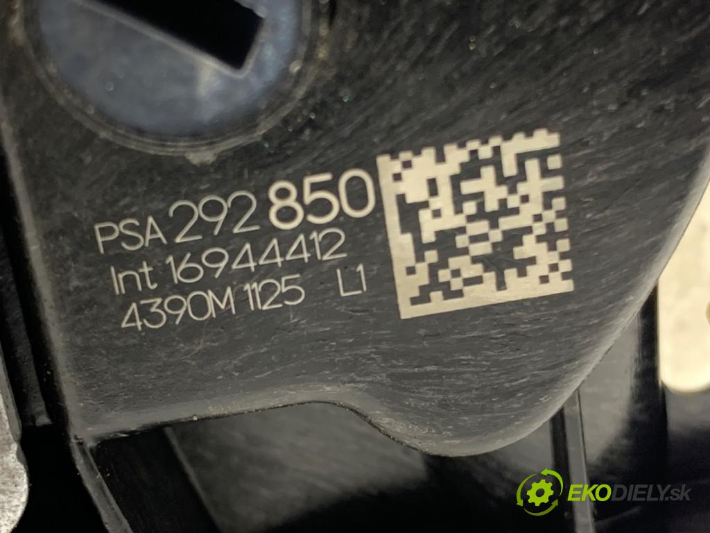 OPEL CORSA F liftback 2020 55 kW 1.2 (68) 1199 zámok dveře levý přední část 292850