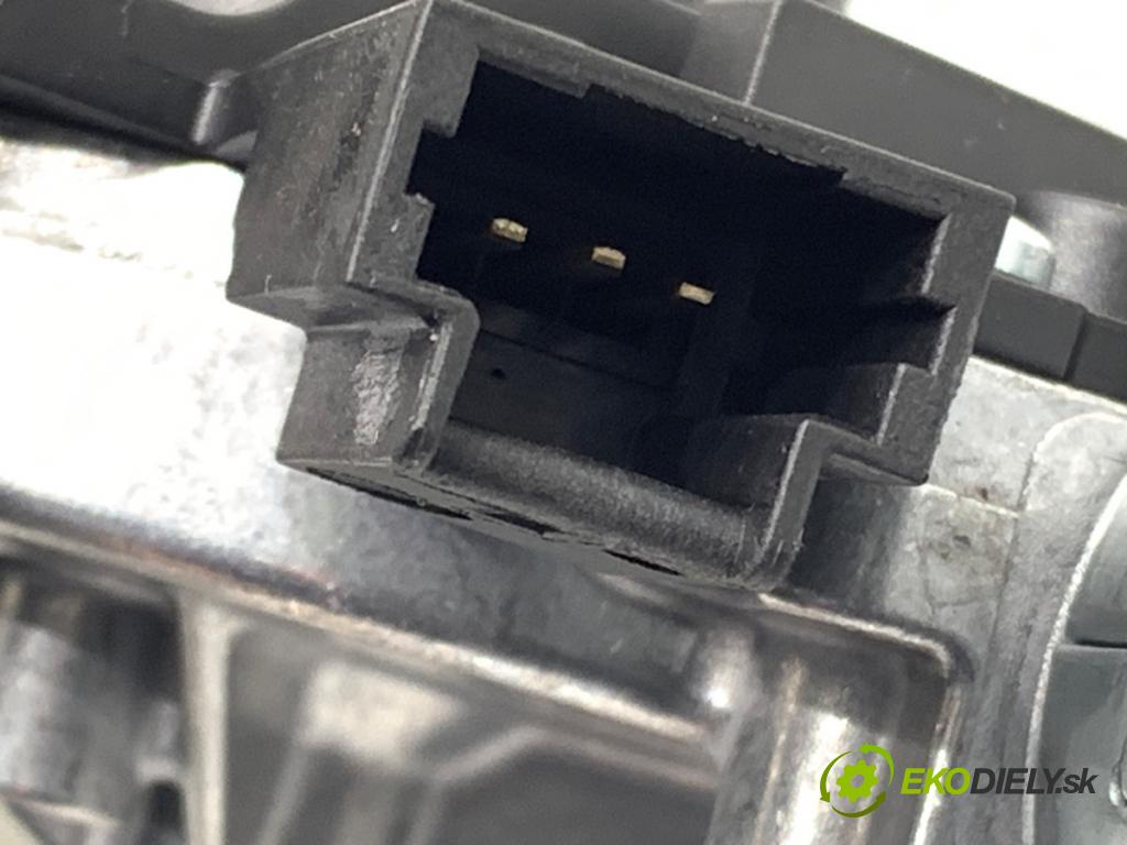 OPEL CORSA F liftback 2020 55 kW 1.2 (68) 1199 Motor stieračov zad 9819900080