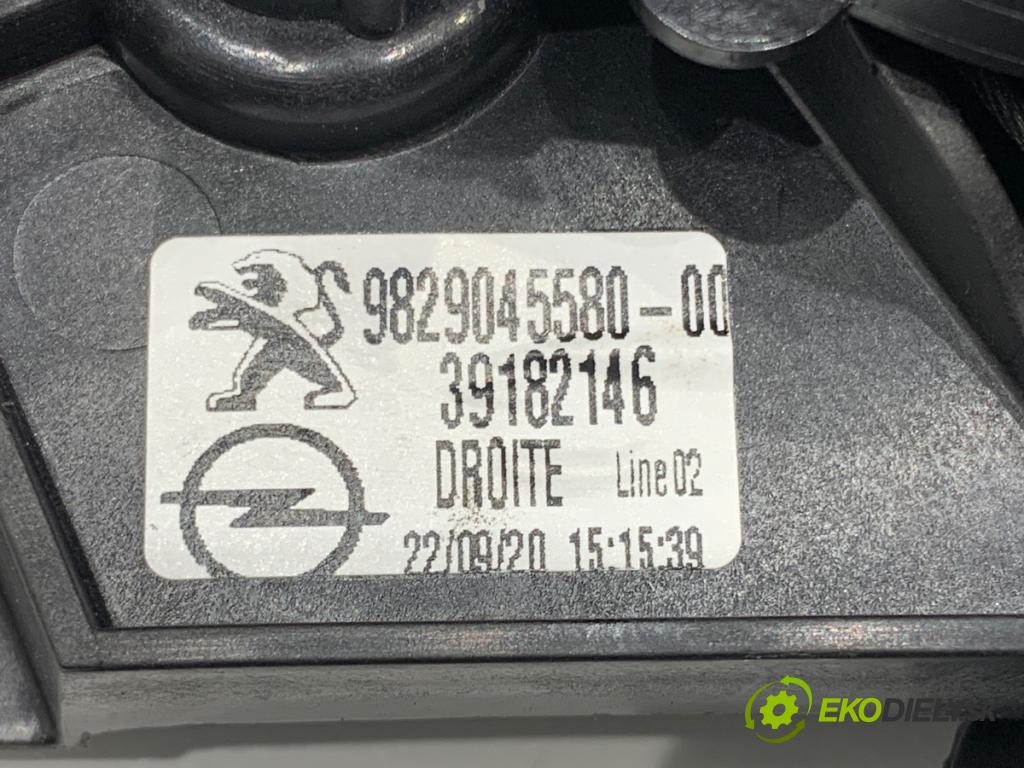 OPEL CORSA F liftback 2020 55 kW 1.2 (68) 1199 mechanismus okna pravý zadní část 9829045580