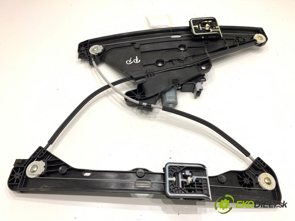 OPEL CORSA F liftback 2020 55 kW 1.2 (68) 1199 mechanismus okna pravý přední část 9829043380
