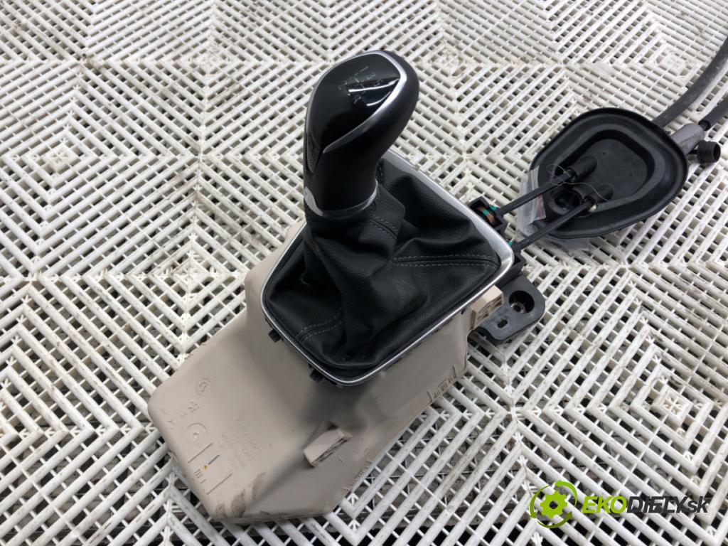 OPEL CORSA F liftback 2020 55 kW 1.2 (68) 1199 Kulisa 9824124780 (Rýchlostná páka (kulisa))