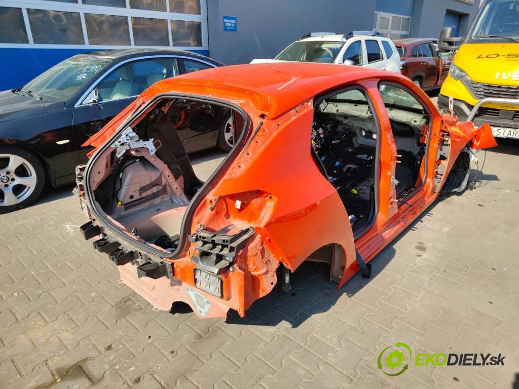 OPEL CORSA F liftback 2020 55 kW 1.2 (68) 1199 KAROSERIA ČTVRŤÁK blatník zadní část levý pravý levý práh střecha 