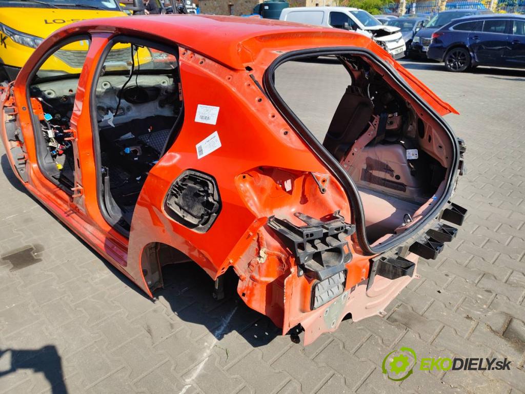 OPEL CORSA F liftback 2020 55 kW 1.2 (68) 1199 KAROSERIA ČTVRŤÁK blatník zadní část levý pravý levý práh střecha