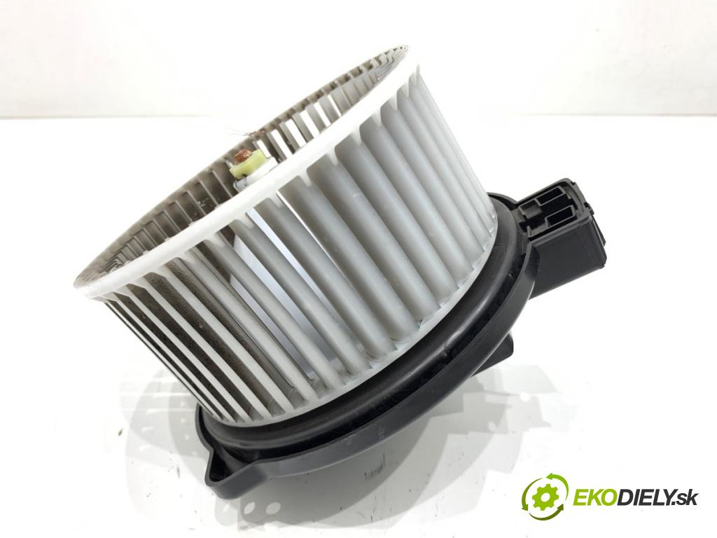 MAZDA CX-5 SUV 2016 121 kW 2.0 (KEEFW) 1998 ventilátor kúrenia 872700-1790