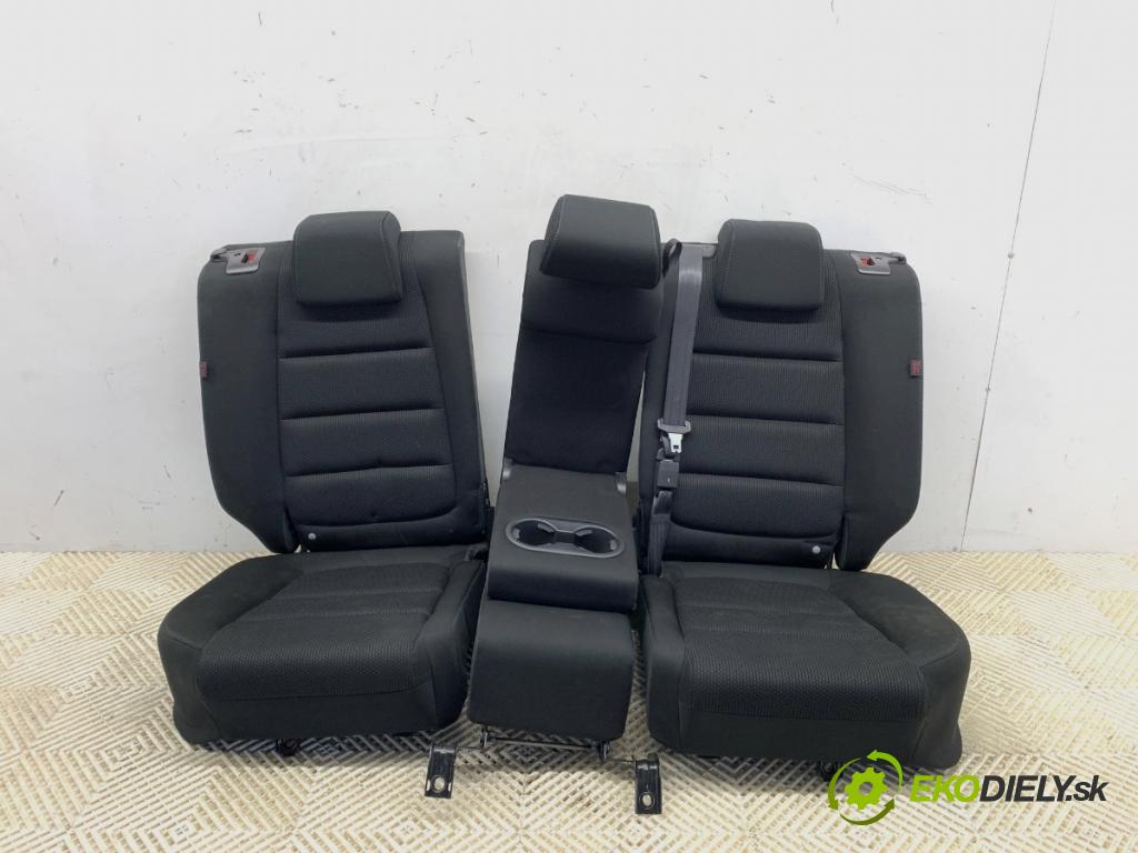 MAZDA CX-5 SUV 2016 121 kW 2.0 (KEEFW) 1998 Sedadlo druhý rad