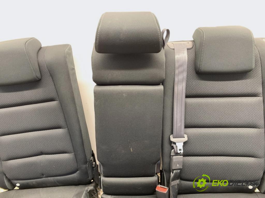 MAZDA CX-5 SUV 2016 121 kW 2.0 (KEEFW) 1998 Sedadlo druhý rad