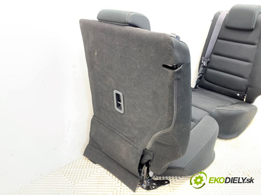 MAZDA CX-5 SUV 2016 121 kW 2.0 (KEEFW) 1998 Sedadlo druhý rad