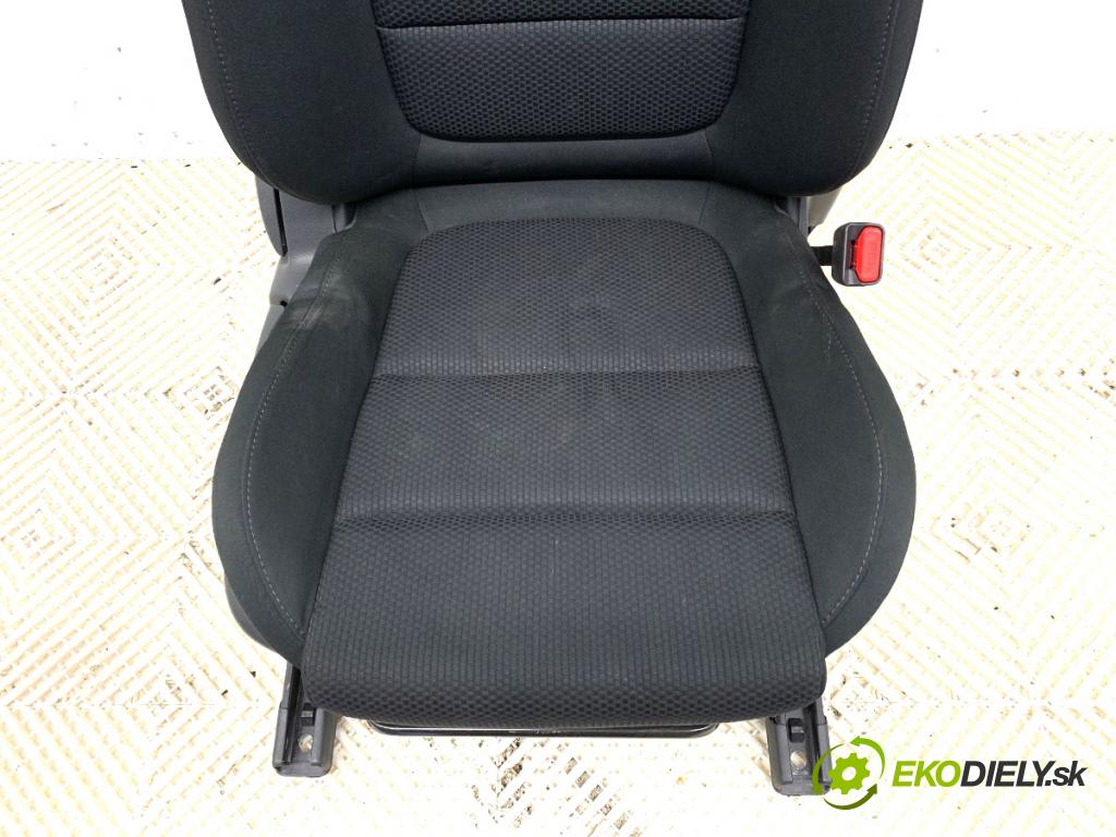 MAZDA CX-5 SUV 2016 121 kW 2.0 (KEEFW) 1998 Sedadlo pravy predný