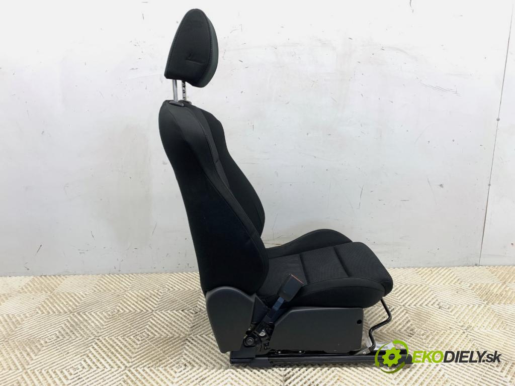 MAZDA CX-5 SUV 2016 121 kW 2.0 (KEEFW) 1998 Sedadlo ľavy predný