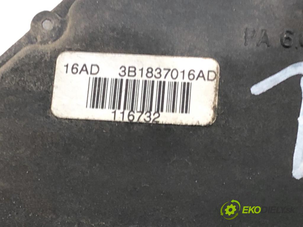 SEAT LEON I liftback 2002 77 kW 1.6 16 V 1598 zámok dveře pravý přední část 3B1837016AD