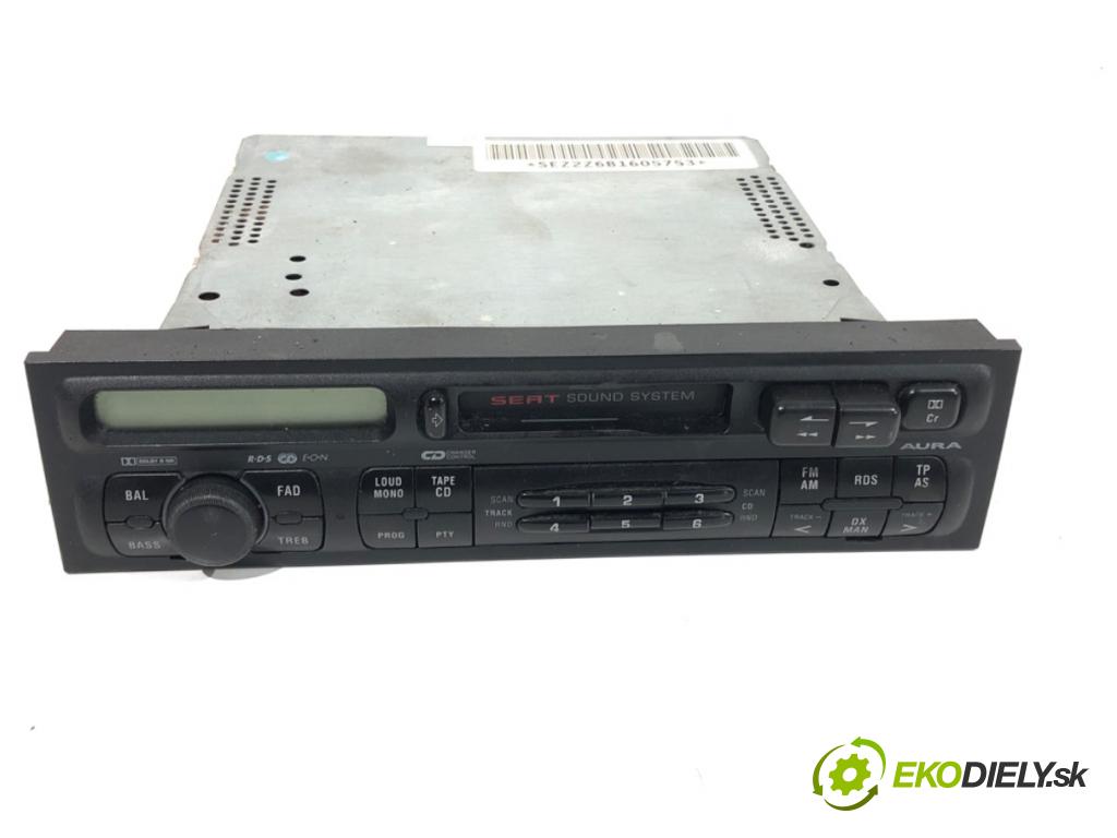 SEAT LEON I liftback 2002 77 kW 1.6 16 V 1598 RADIO 1M0035186F (Audio zariadenie)