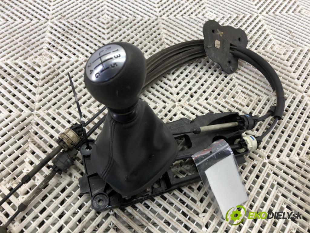 RENAULT MEGANE III Kombi 2009 96 kW 1.9 dCi (KZ0J, KZ0N, KZ1S) 1870 kulisa 8200778215E (Rýchlostné páky / kulisy)