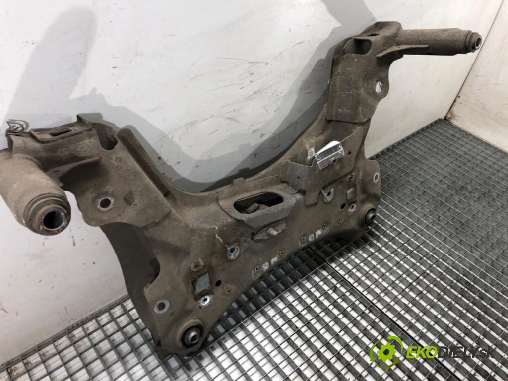 RENAULT MEGANE III Kombi 2009 96 kW 1.9 dCi (KZ0J, KZ0N, KZ1S) 1870 výztuha pod motor  (Výztuhy přední)