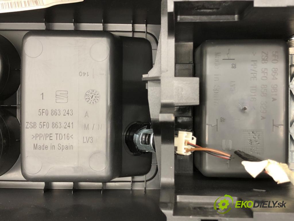 SEAT LEON III liftback 2017 92 kW 1.4 TSI 1395 Tunel stredový 5F1863283D (Stredový tunel)