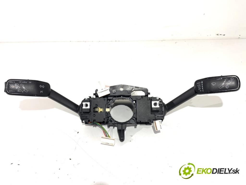 SEAT LEON III liftback 2017 92 kW 1.4 TSI 1395 Prepínač kombinovaný 5Q0953507GD (Prepínacie páčky pod volantom)