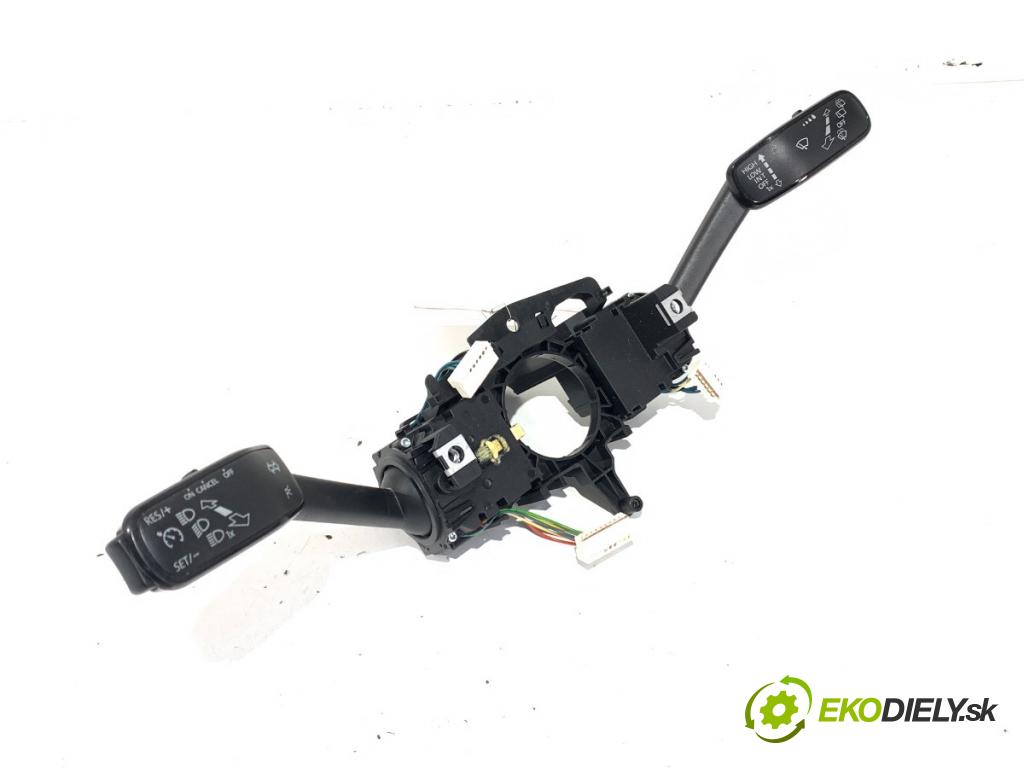 SEAT LEON III liftback 2017 92 kW 1.4 TSI 1395 Prepínač kombinovaný 5Q0953507GD (Prepínacie páčky pod volantom)
