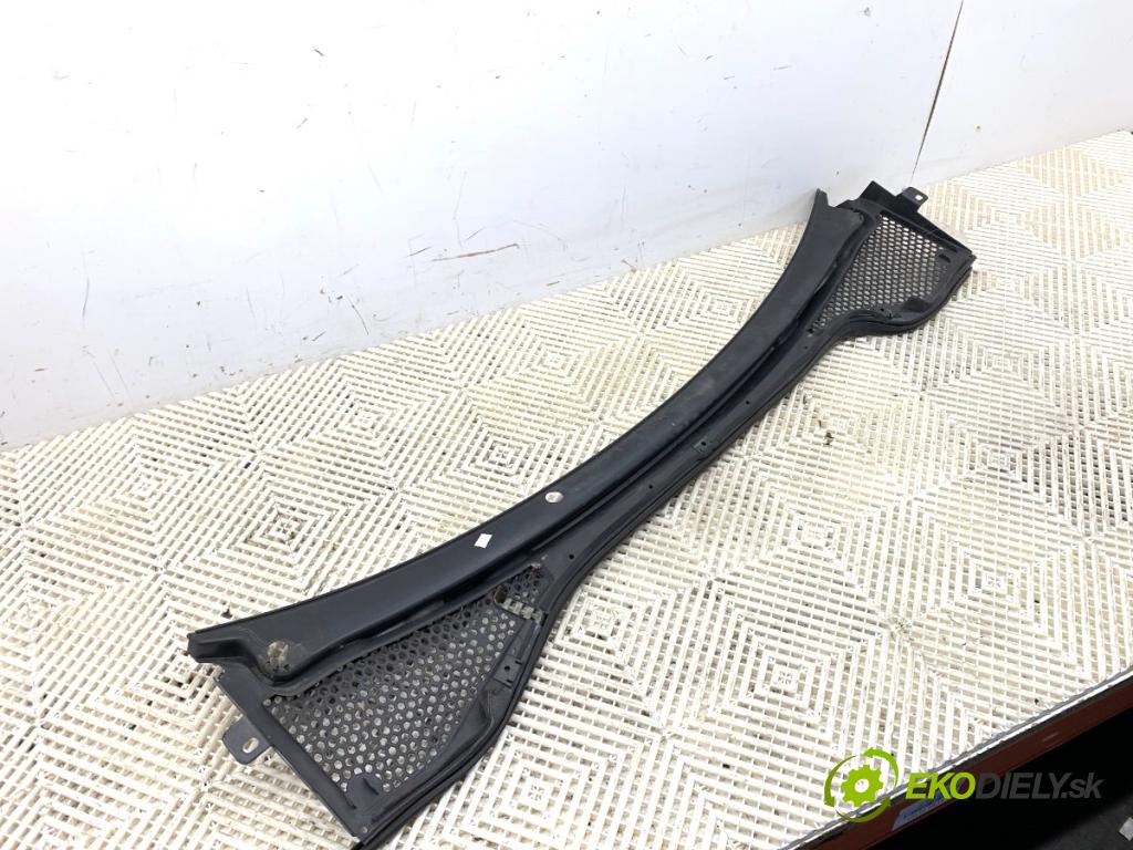 SEAT LEON III liftback 2017 92 kW 1.4 TSI 1395 Torpédo, plast pod čelné okno 5F2819403F (Torpédo (plast pod čelným sklom))