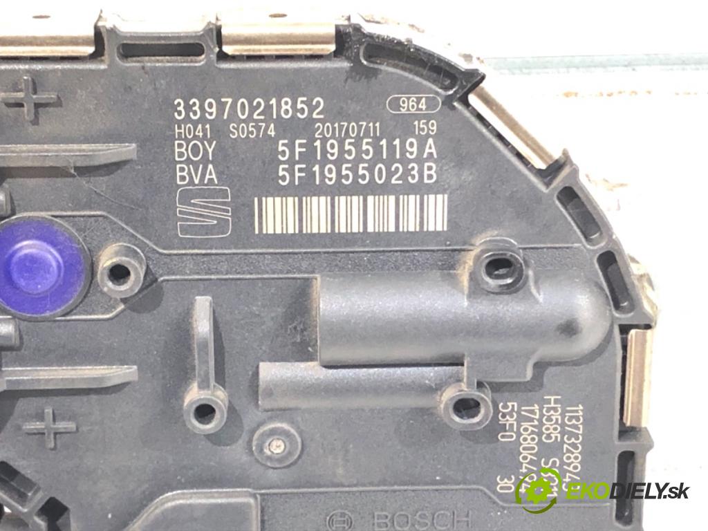 SEAT LEON III liftback 2017 92 kW 1.4 TSI 1395 Mechanizmus stieračov predný 5F1955119A (Motorček stieračov predný)