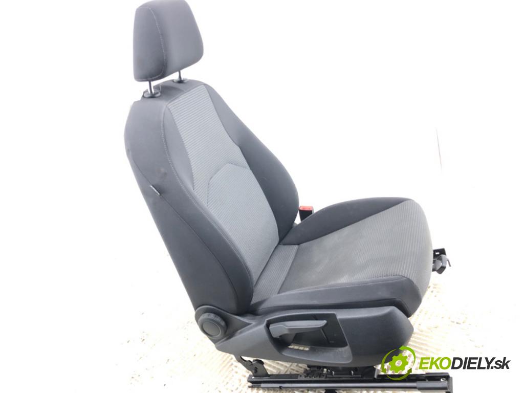 SEAT LEON III liftback 2017 92 kW 1.4 TSI 1395 Sedadlo pravy predný