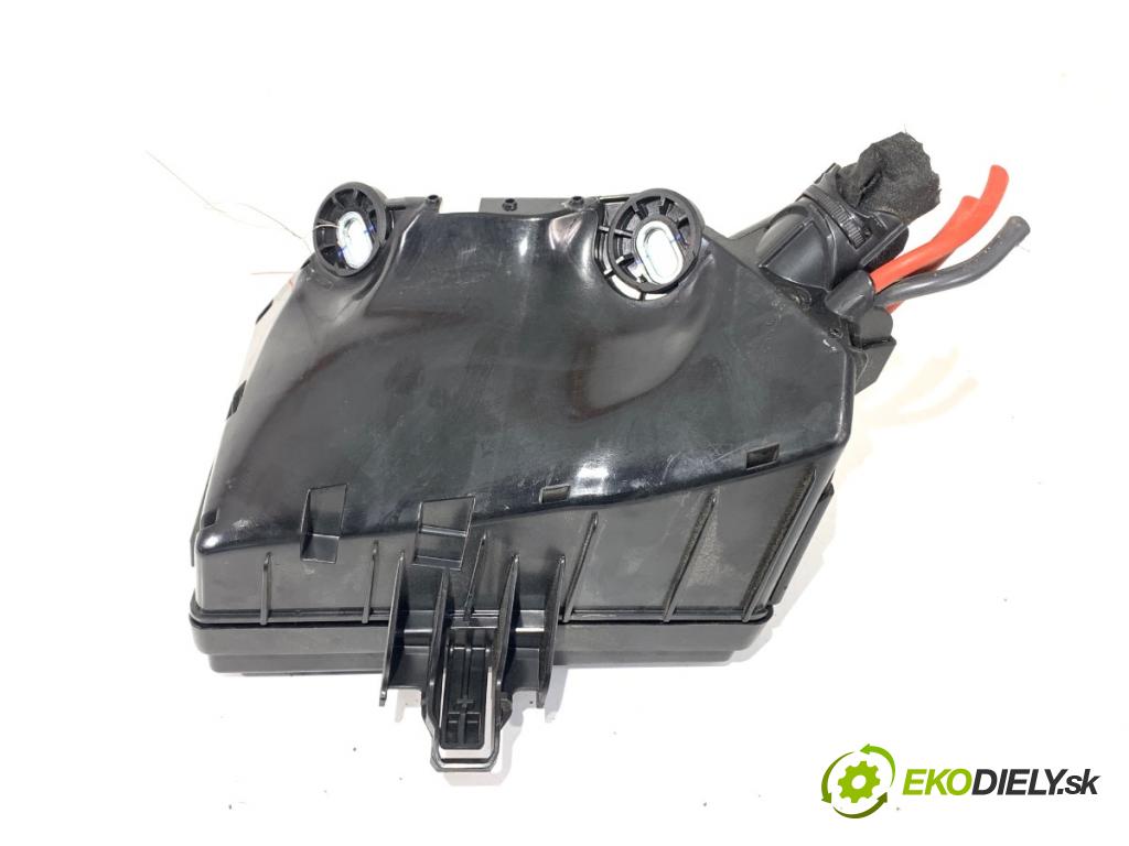 SEAT LEON III liftback 2017 92 kW 1.4 TSI 1395 Skrinka poistková 5Q0907361G (Poistková skrinka)