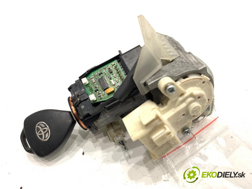 TOYOTA AURIS I liftback 2007 66 kW 1.4 D-4D (NDE150_) 1364 spinačka N0502638/639 (Spínacia skrinka)