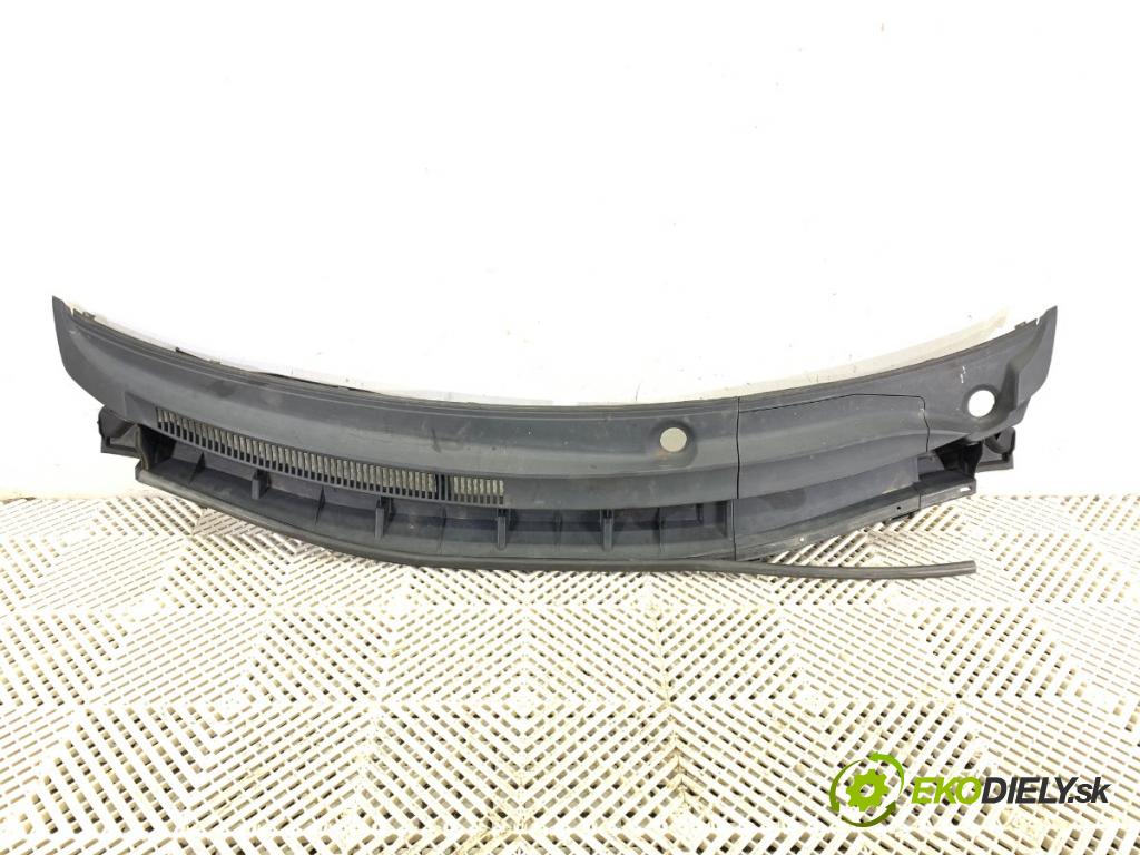 TOYOTA AURIS I liftback 2007 66 kW 1.4 D-4D (NDE150_) 1364 Torpédo, plast pod čelné okno 5752-02030 (Torpédo (plast pod čelným sklom))