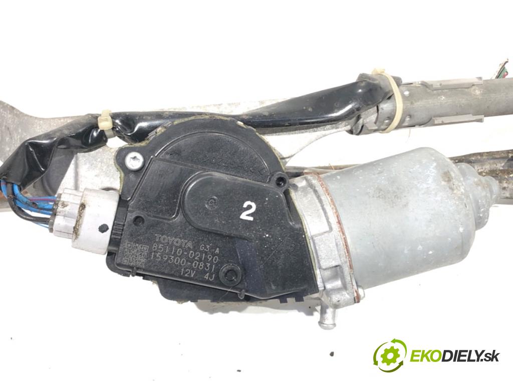 TOYOTA AURIS I liftback 2007 66 kW 1.4 D-4D (NDE150_) 1364 Mechanizmus stieračov predný 85110-02190 (Motorček stieračov predný)