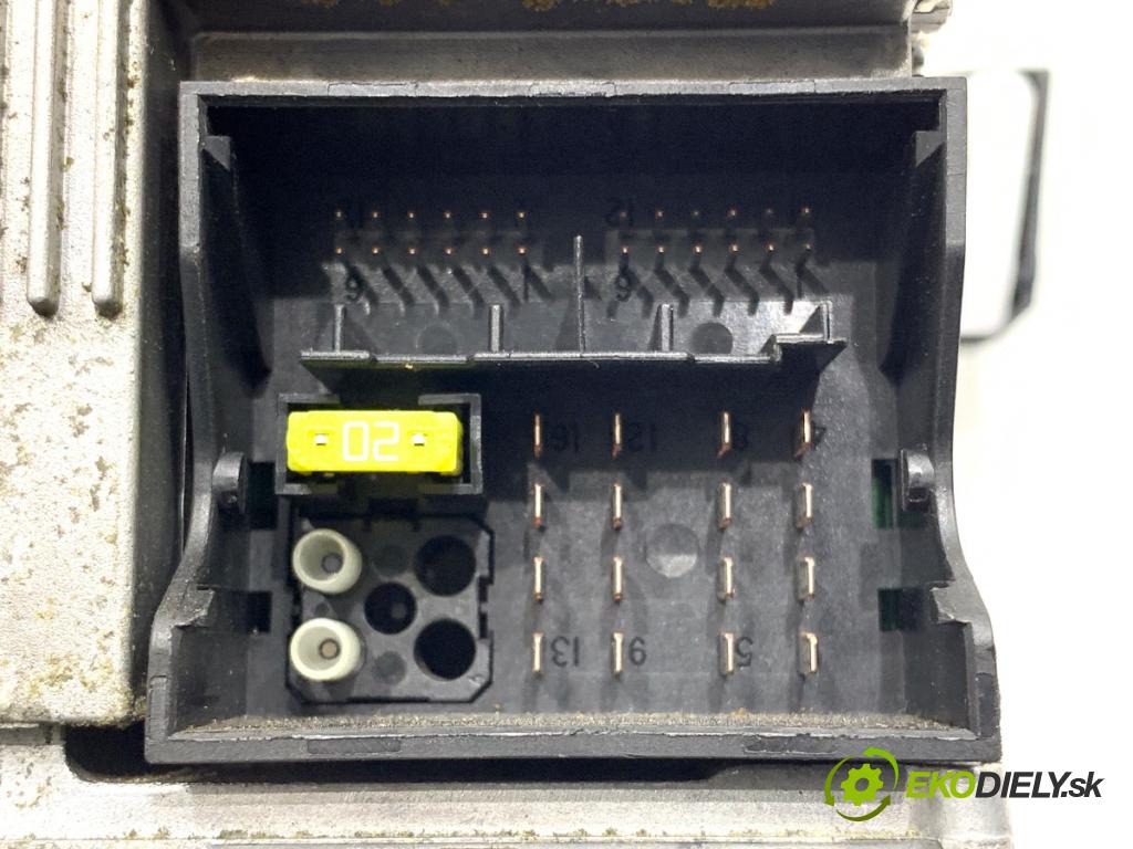 BMW E61 Kombi 2005 120 kW 525 d 2497 RADIO 6974913 (Audio zariadenie)