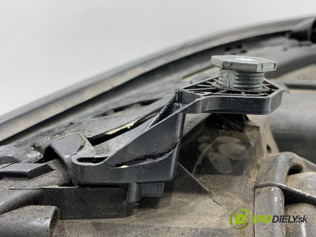 BMW E61 Kombi 2005 120 kW 525 d 2497 světlomet pravý přední část XENON