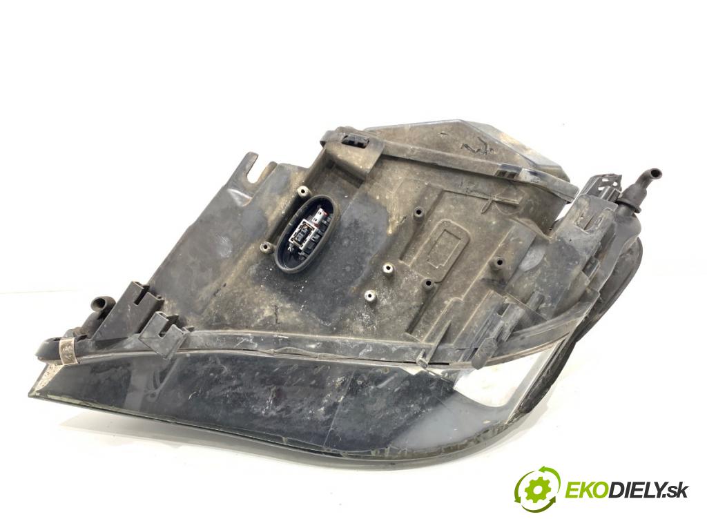 BMW E61 Kombi 2005 120 kW 525 d 2497 světlomet pravý přední část XENON