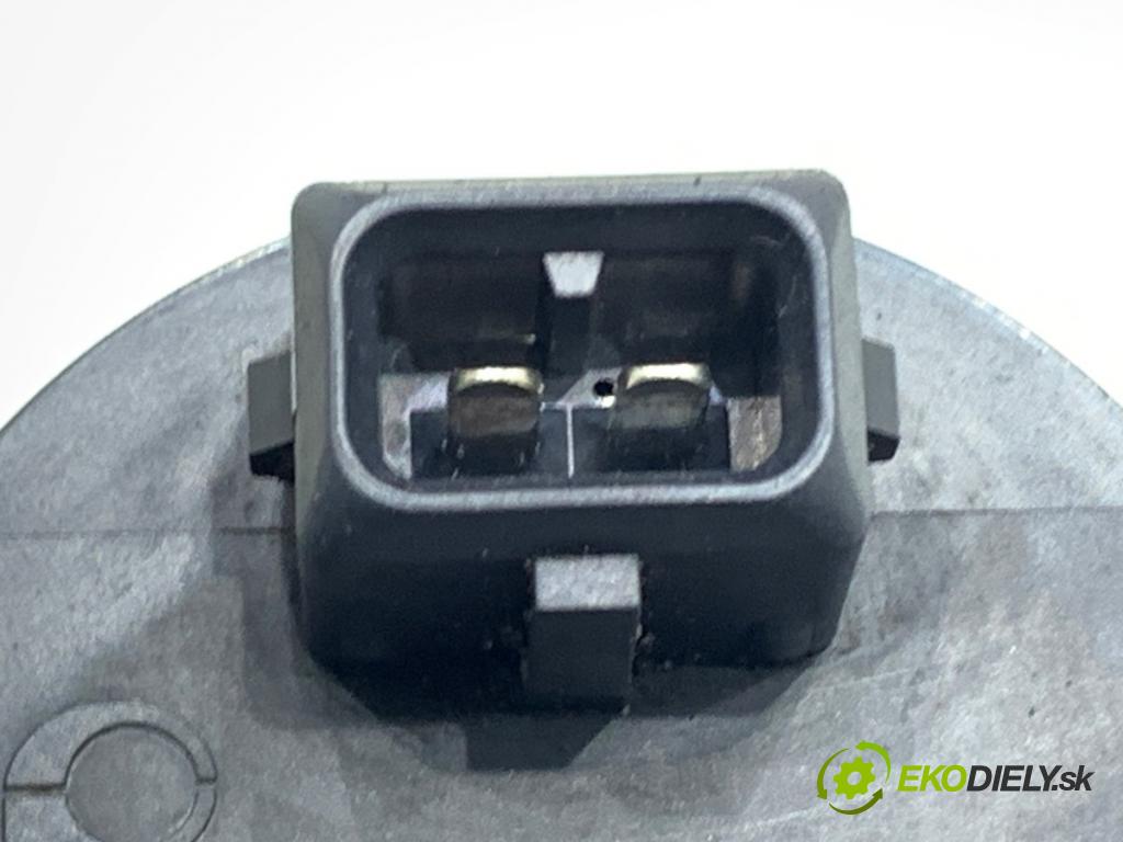BMW E61 Kombi 2005 120 kW 525 d 2497 DALŠÍ: Pumpa vody 6917700 (Vodná pumpa)