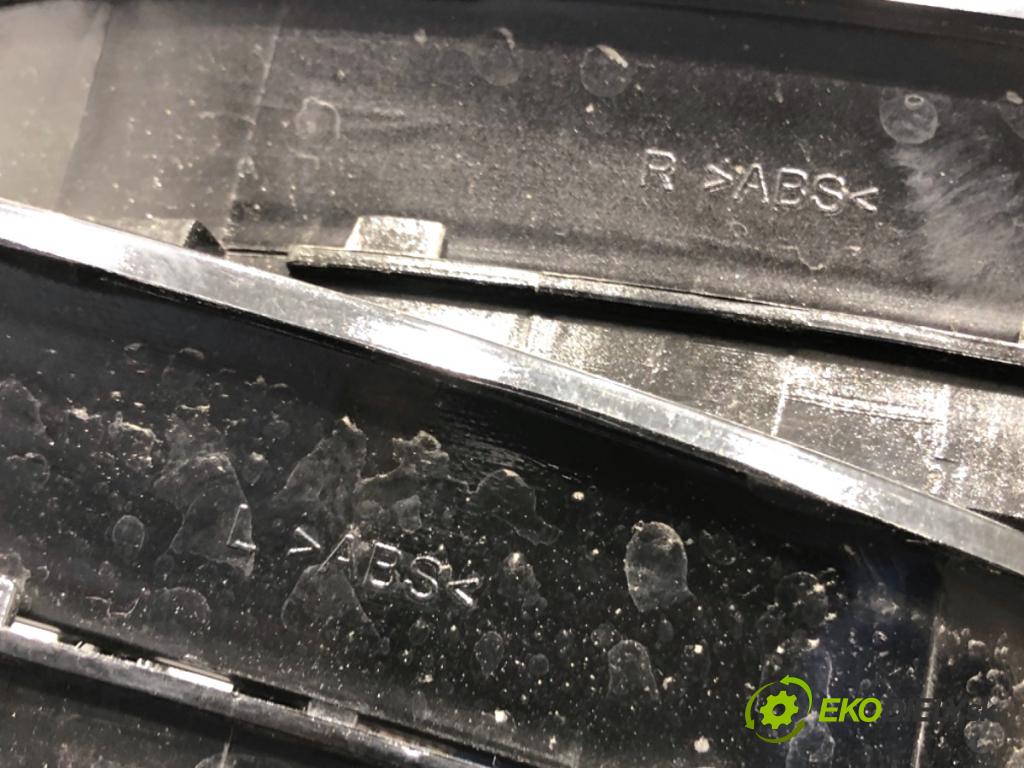 BMW E61 Kombi 2005 120 kW 525 d 2497 mřížka maska  (Mřížky (masky) chladičů)