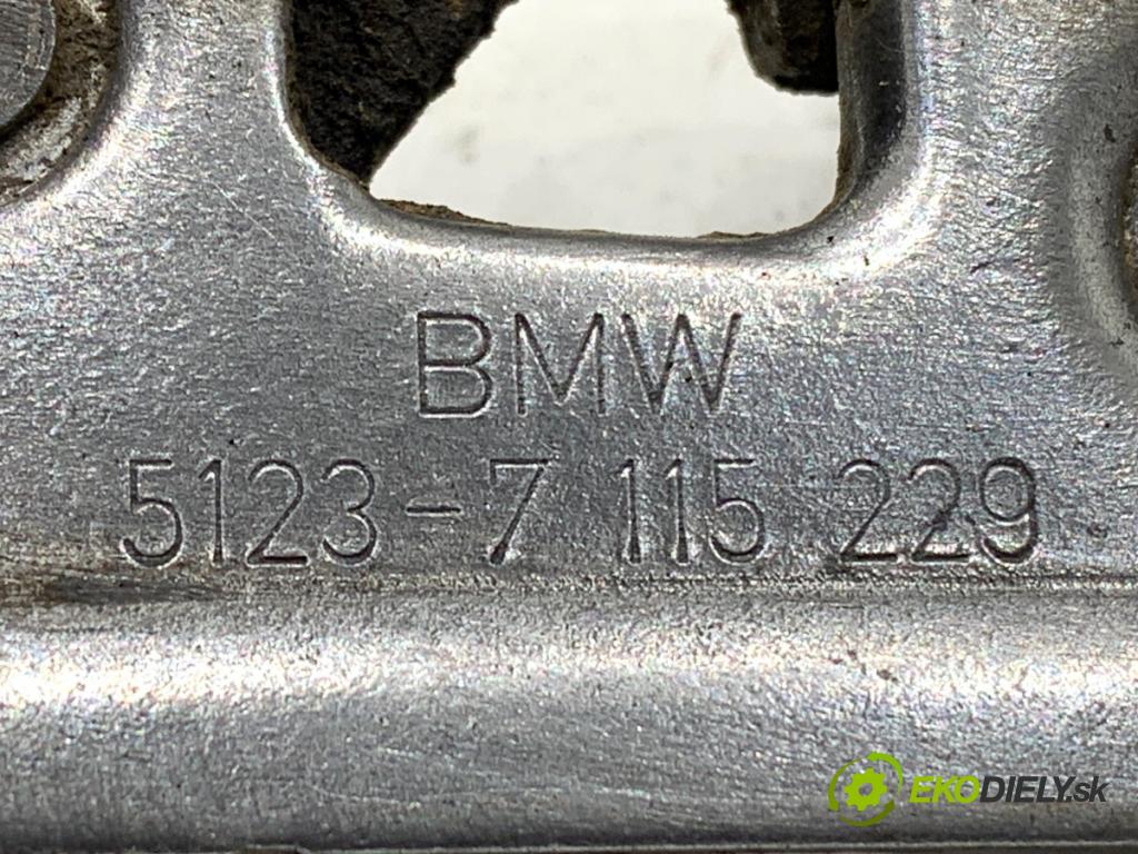 BMW E61 Kombi 2005 120 kW 525 d 2497 zámok kapoty přední část