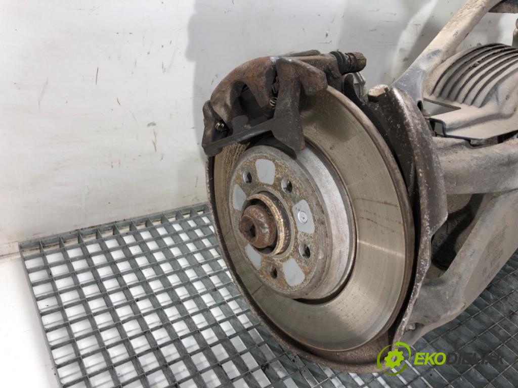 AUDI A5 8T coupe 2011 155 kW 2.0 TFSI 1984 výztuha zadní část